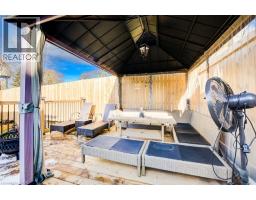 8 MALCOLM Crescent - 39