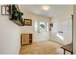 8 MALCOLM Crescent - 5