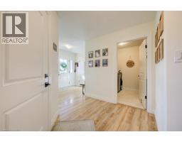 8 MALCOLM Crescent - 7