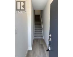 925 DEVERON Crescent UnitNo. 4 - 2