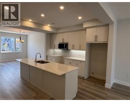 925 DEVERON Crescent UnitNo. 4 - 5