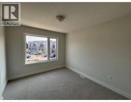 925 DEVERON Crescent UnitNo. 4 - 9