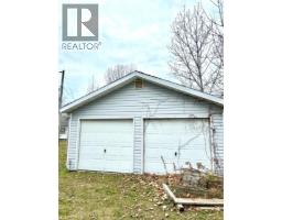 740 LAKESHORE Road - 4