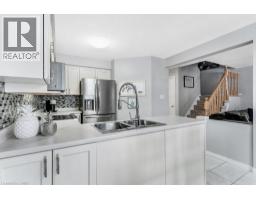 102 MARSTON Crescent - 12