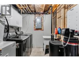 102 MARSTON Crescent - 34