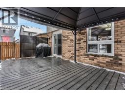 102 MARSTON Crescent - 37