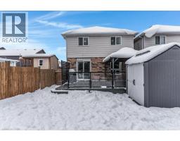 102 MARSTON Crescent - 40