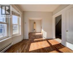 698 KING Street W - 12