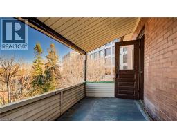 698 KING Street W - 20