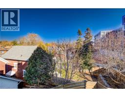 698 KING Street W - 21