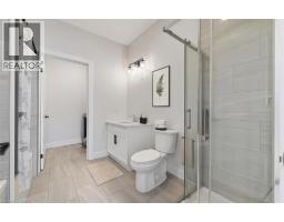 7 SOUTH Court W - 16