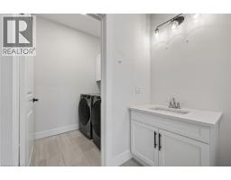 7 SOUTH Court W - 18