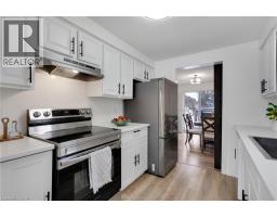 225 THORNBIRD Place - 10