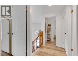 225 THORNBIRD Place - 22