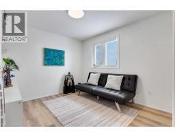 225 THORNBIRD Place - 26