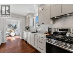 61 BARRIE Street - 10