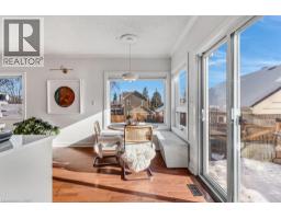 61 BARRIE Street - 13