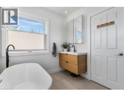 61 BARRIE Street - 25