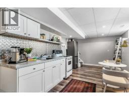 61 BARRIE Street - 32