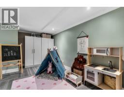 61 BARRIE Street - 37