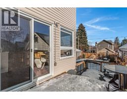 61 BARRIE Street - 40