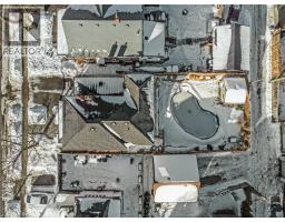 61 BARRIE Street - 44