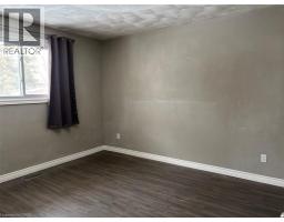 39 EVELYN Street - 12