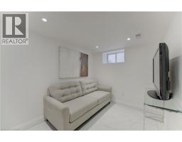 569 STIRLING Avenue S - 37