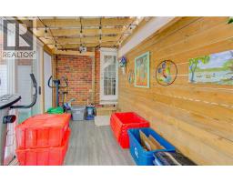 569 STIRLING Avenue S - 42