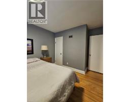 379 ST. LEGER Street - 17