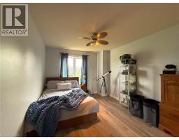 14 EAST Street S - 22