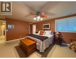 14 EAST Street S - 27