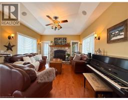 14 EAST Street S - 33