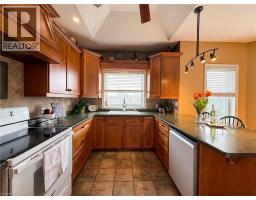 14 EAST Street S - 37