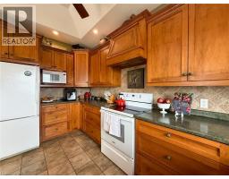 14 EAST Street S - 39