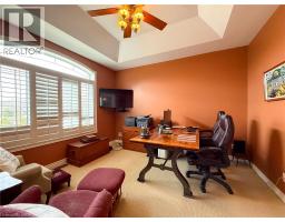 14 EAST Street S - 41