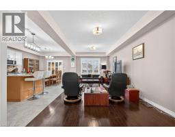 20 HINRICHS Crescent - 11