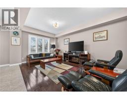 20 HINRICHS Crescent - 14