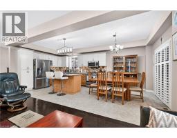 20 HINRICHS Crescent - 19