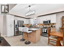 20 HINRICHS Crescent - 23