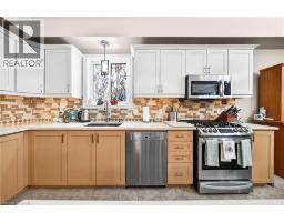 20 HINRICHS Crescent - 29