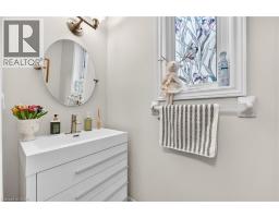 20 HINRICHS Crescent - 30