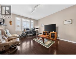 20 HINRICHS Crescent - 34