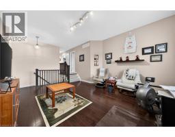 20 HINRICHS Crescent - 36