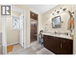 20 HINRICHS Crescent - 40