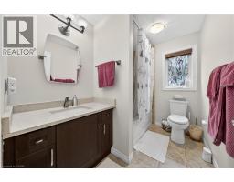 20 HINRICHS Crescent - 46