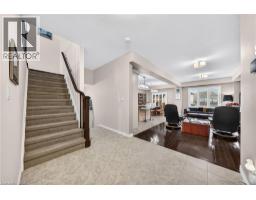 20 HINRICHS Crescent - 9