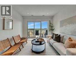 15 GLEBE Street UnitNo. 1511 - 22