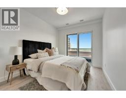 15 GLEBE Street UnitNo. 1511 - 32