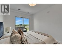 15 GLEBE Street UnitNo. 1511 - 33